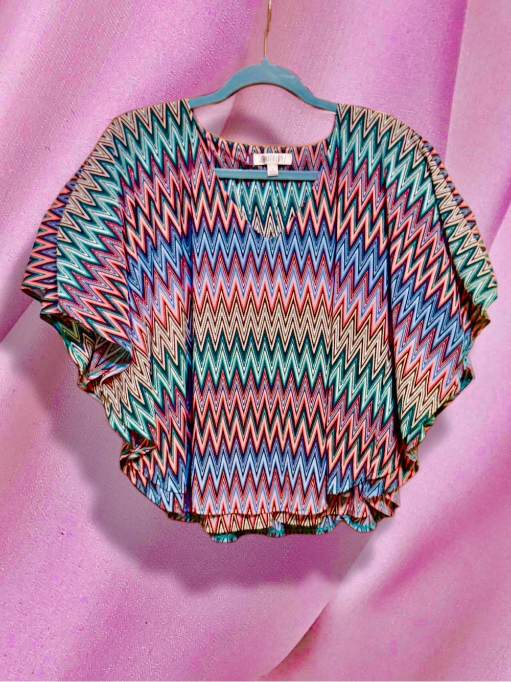Jennifer Lopez Multicolor Chevron Dolman Sleeve Top - Teal, Pink, Blue size LP